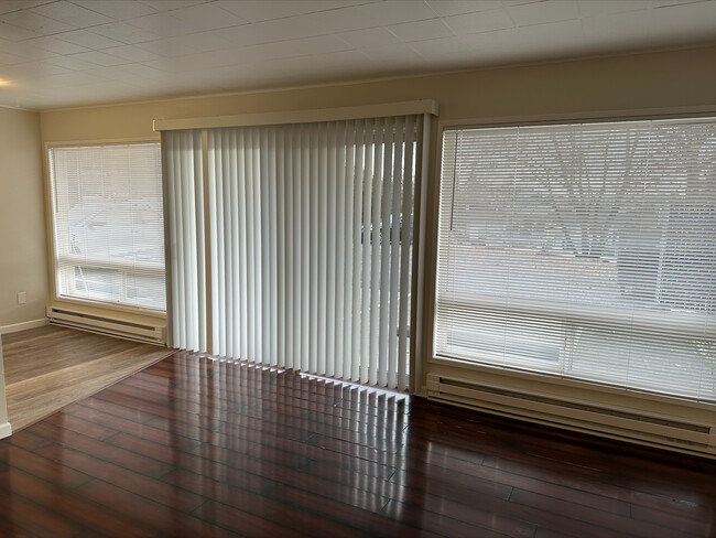 Foto del edificio - 12628 Northup Way