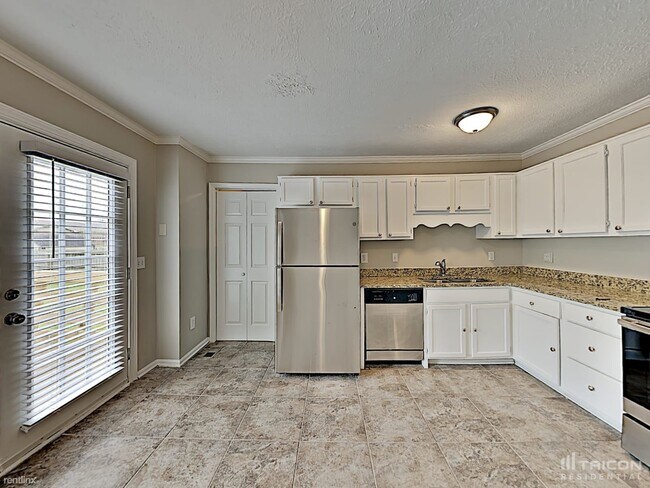 Building Photo - 271 E Morris Dr