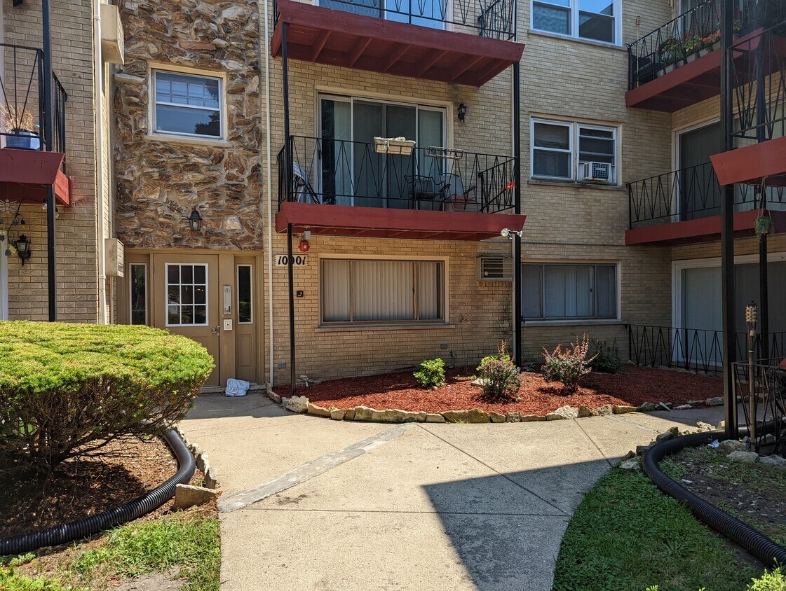 10901 Keating Ave Unit 3B, Oak Lawn, IL 60453 Room for Rent in Oak