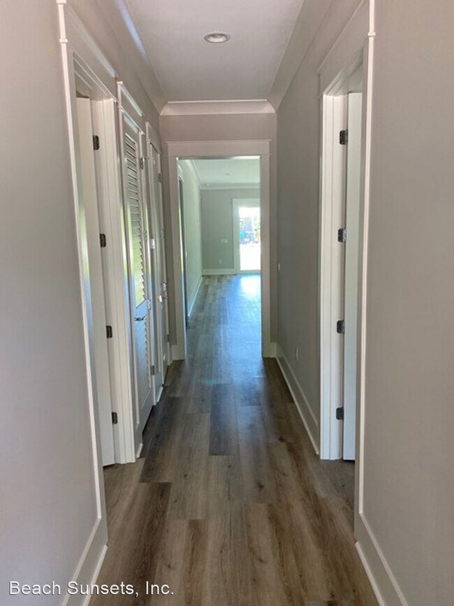 Foto del edificio - 3 br, 3.5 bath House - 14 West Chrysler Ave