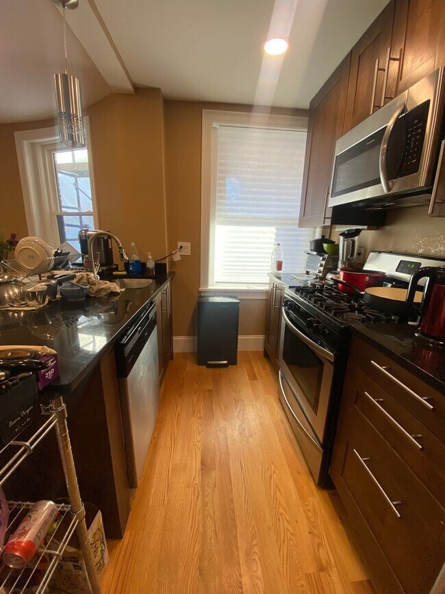 Building Photo - Renovated Brookline Village 4 bed/2 Bath o...