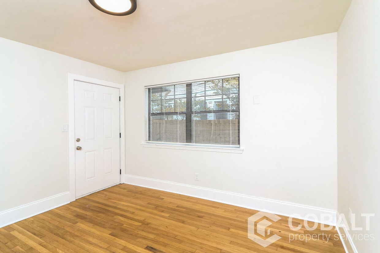 Primary Photo - 755 St Charles Ave NE