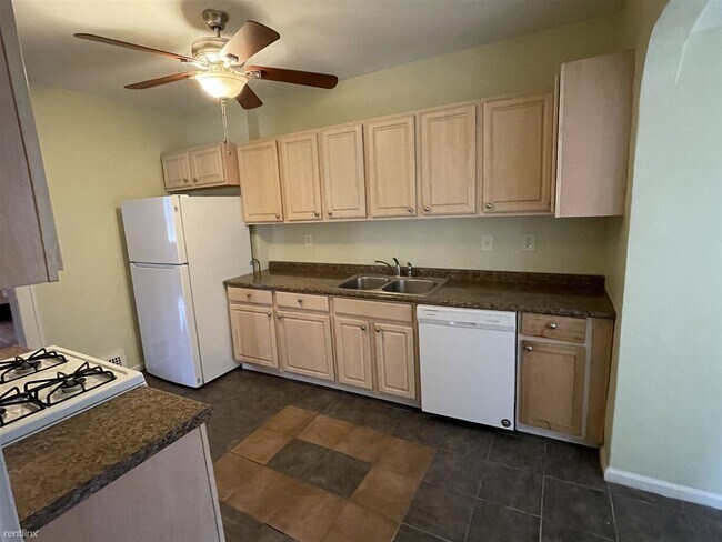 Building Photo - 4 br, 3.5 bath Duplex - 3863 Monticello Bo...