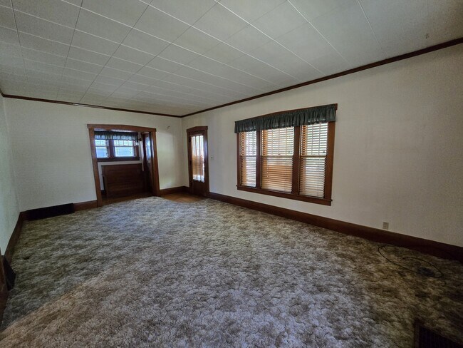 Building Photo - 450 Cutler St