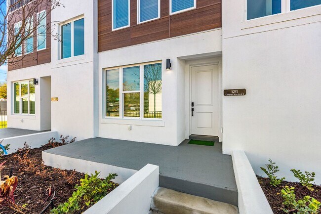 Building Photo - Beautiful 3 Bedroom Townhouse in Tampa Hei...