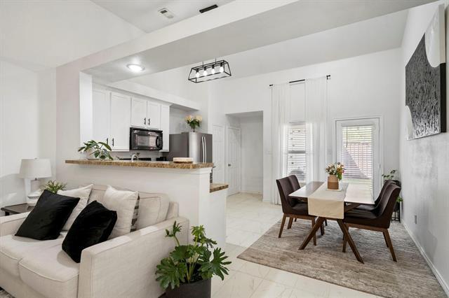 Foto del edificio - 9001 Eastwood Ave