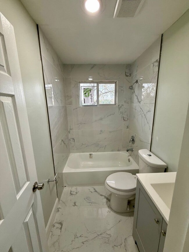 Photo - 5035 Westchase Ct Apartment