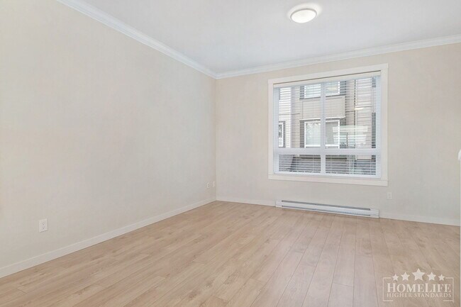 Photo du bâtiment - 2 - Bed + 2.5 Bath Townhouse in Surrey!