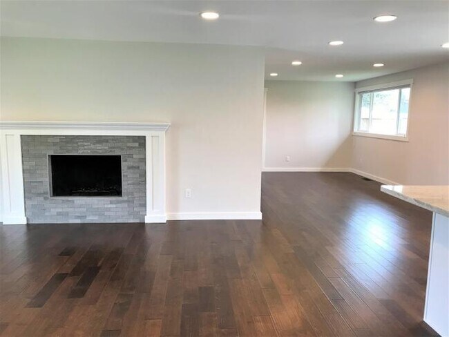 Building Photo - 3 bedroom in Renton WA 98059
