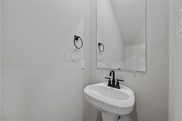 Foto del edificio - 7608 Duck Bay Rd