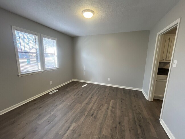 Foto del edificio - 102 Commanche Trl