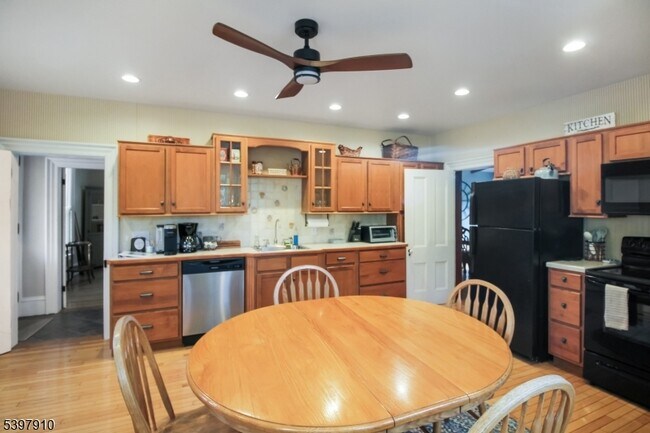 Foto del edificio - 405 Mt Hermon Rd