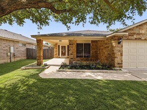 Building Photo - 919 Flanagan Dr
