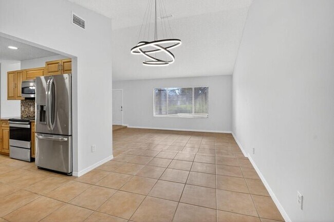 Foto del edificio - 4135 Bay Laurel Way