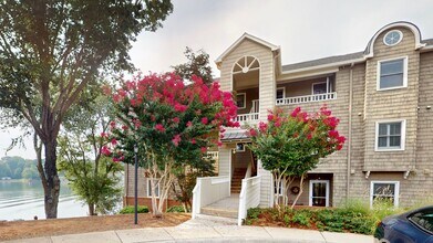Building Photo - 9816 Emerald Point Dr