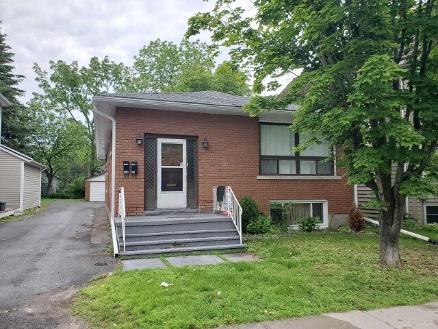 Primary Photo - 69 Pembroke St