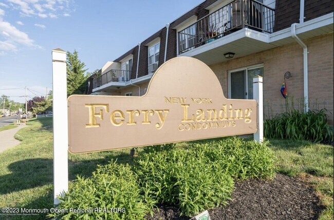 Foto del edificio - 321-323-323 Shore Dr