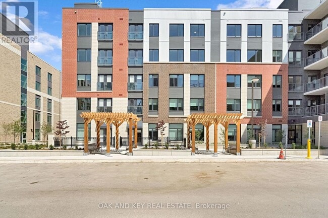 Building Photo - 385 Hill St