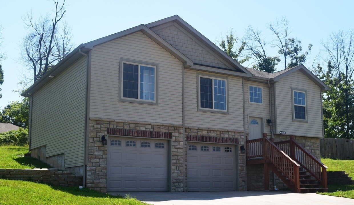 Primary Photo - Gorgeous Split Foyer Home!