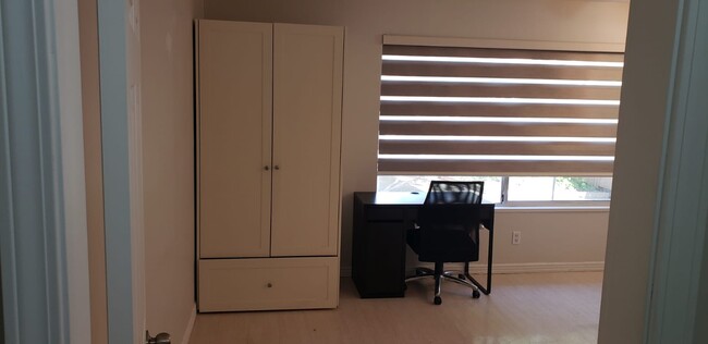 Building Photo - 4512 Fisher Crt
