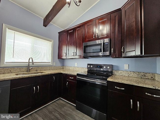 Foto del edificio - 6020 Regents Park Rd