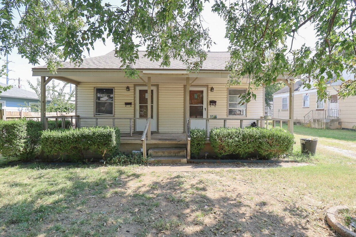 Foto principal - 1 Bedroom Duplex Available Immediately!