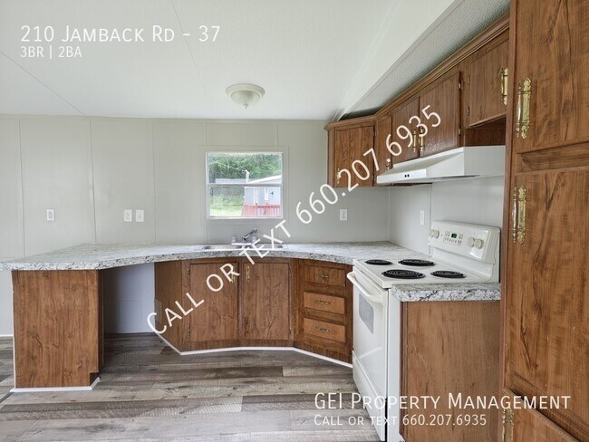 Building Photo - 210 Jamback Rd