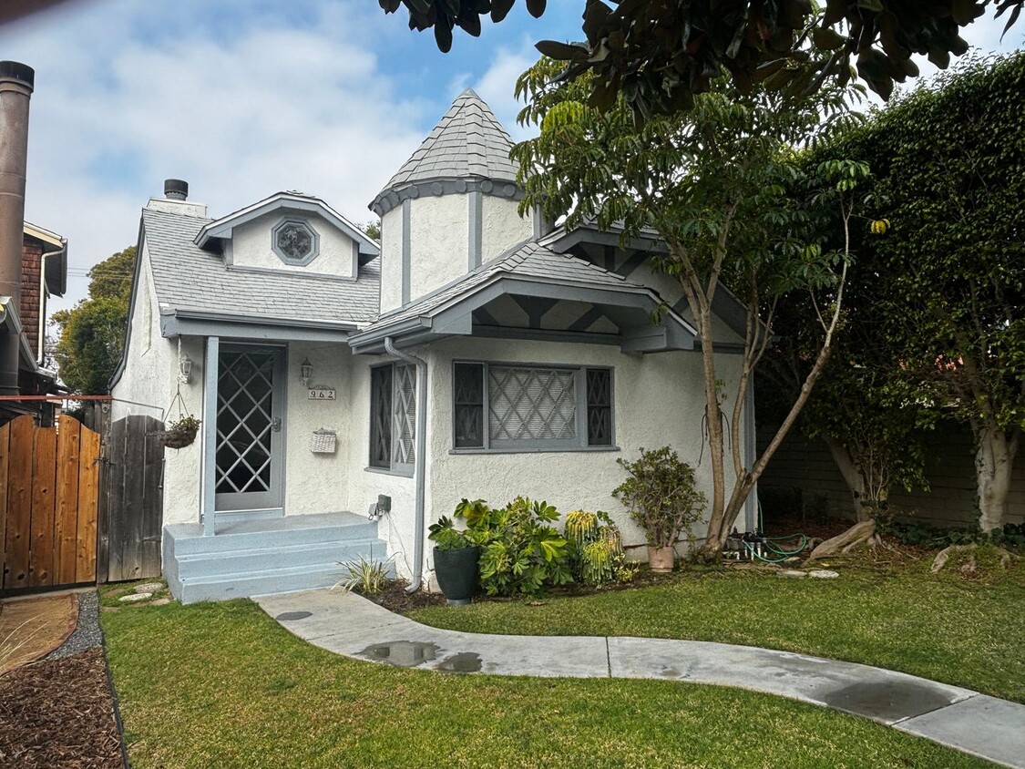 Foto principal - Charming 2 bed 2 bath in Coronado