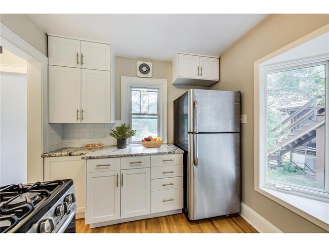 Building Photo - 564 Brimhall St
