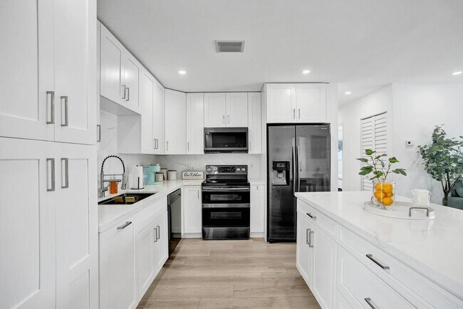 Foto del edificio - 1001 SE 13th Ct