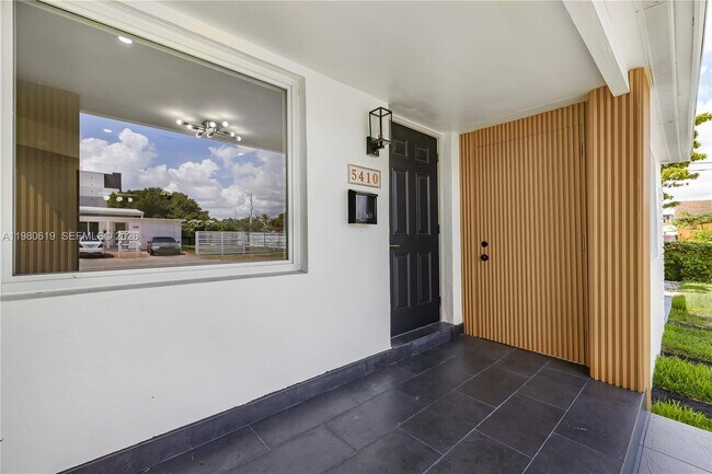 Foto del edificio - 5410 SW 2nd St