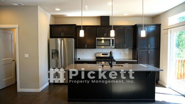 Building Photo - 3 Bedroom Home in Central Kitsap