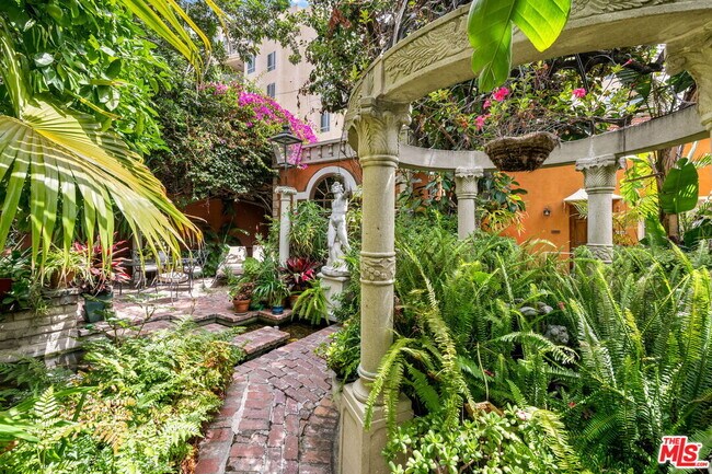Foto del edificio - 1448 Laurel Ave