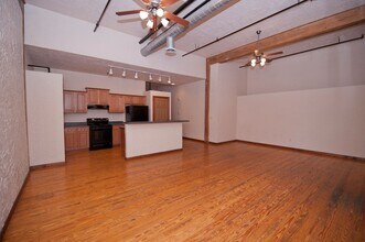 Building Photo - 235 N Market Ave