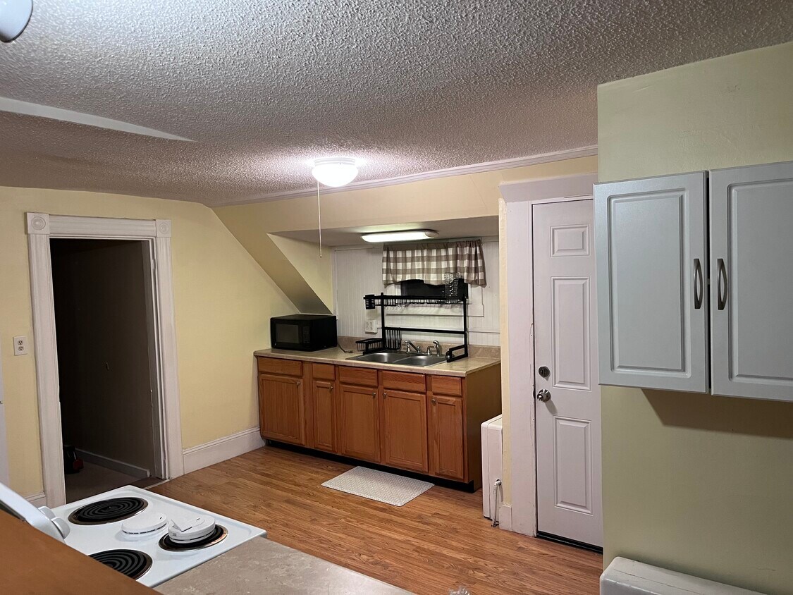 261 Grove St, Bangor, ME 04401 Townhome Rentals in Bangor ME