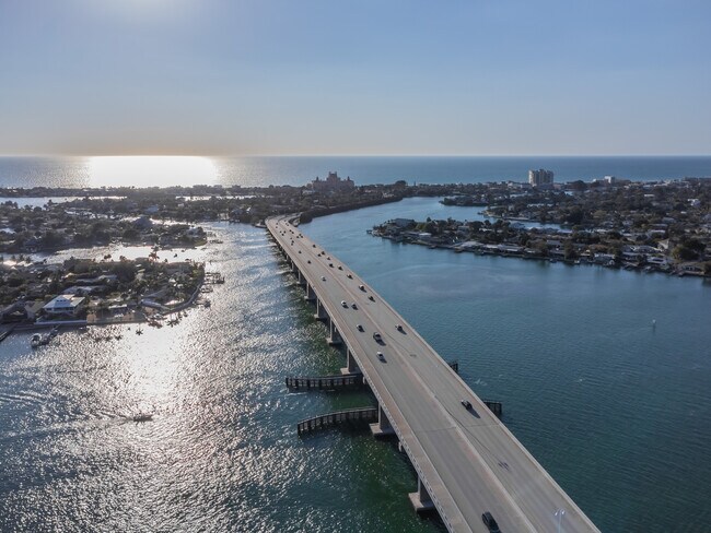 Foto del edificio - 6322 Palma del Mar Blvd S