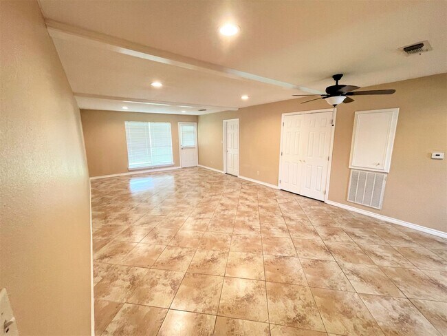 Building Photo - 16 Concord St