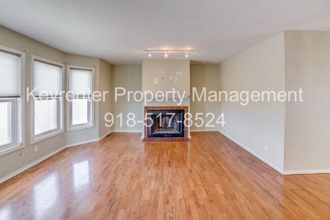 Foto del edificio - Riverview - Stunning 2 bed 2 bath Townhouse Great Location