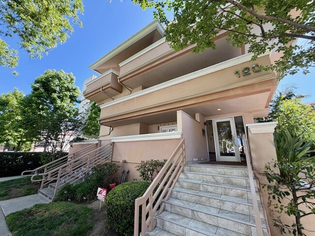 Photo - 120 S Mentor Ave Townhome