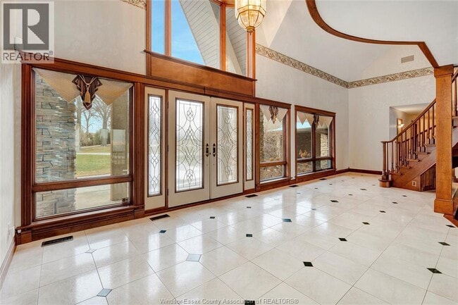 Building Photo - 1275 Seacliff Dr