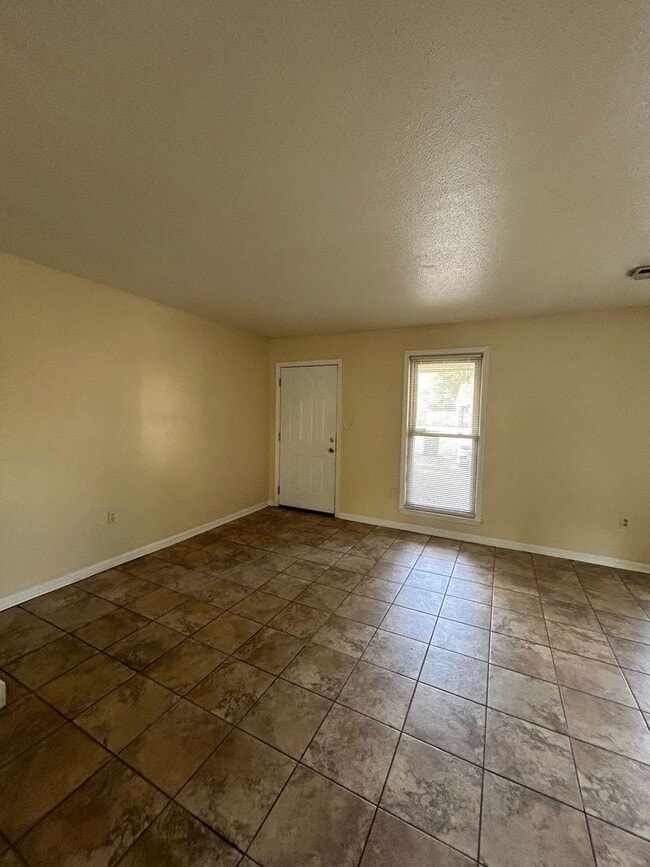 Photo - Available Now 3Br Townhome Ashely Villas