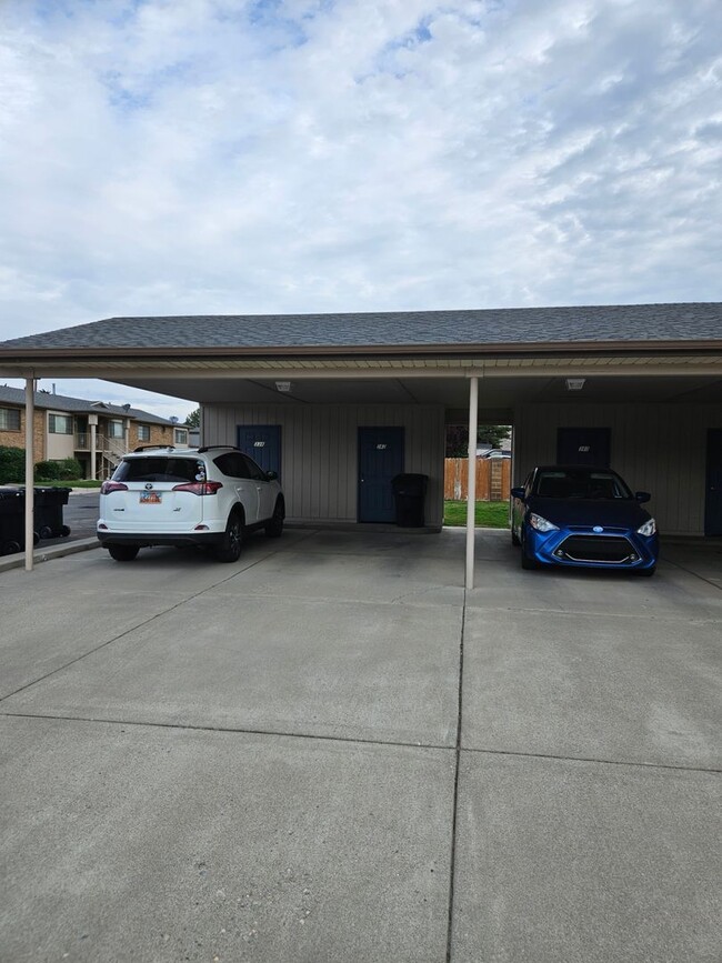 Building Photo - North Orem 2 bedroom/1 bath apartment - Pr...
