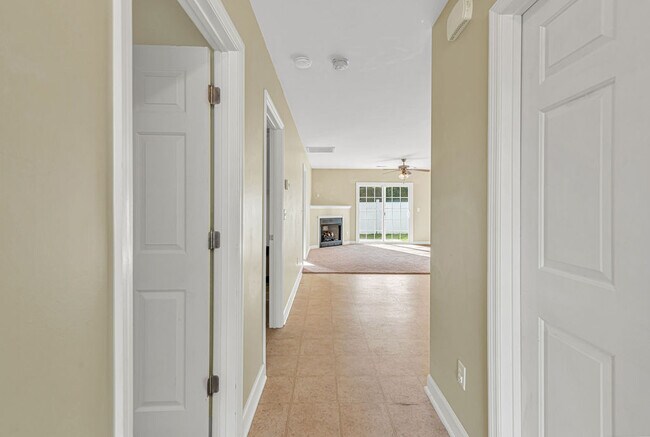 Foto del edificio - 188 Pine Hollow Rd