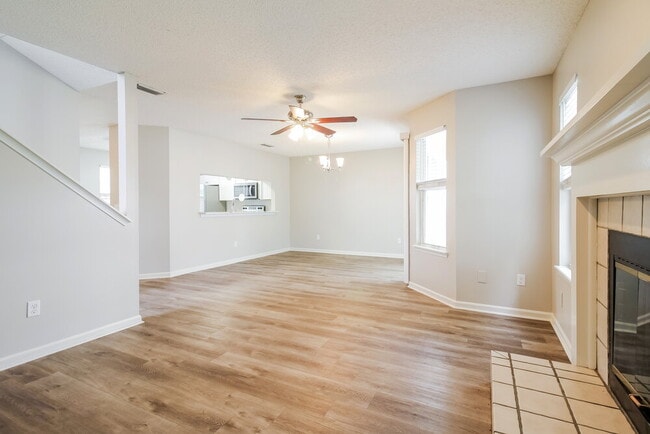 Foto del edificio - 7849 Moss Pointe Trail W