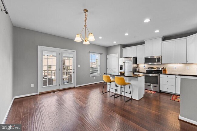 Foto del edificio - 4662 Hudson St