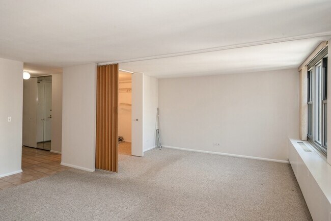 Photo - 400 E Randolph St Apartment