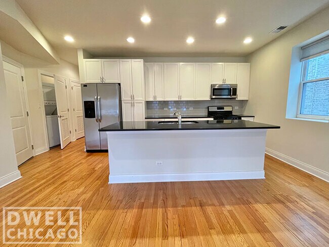Foto del edificio - 6453 N Newgard Ave