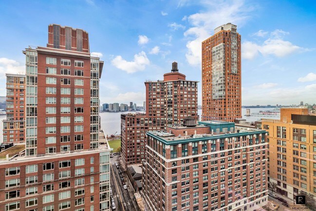 Foto del edificio - 300 North End Avenue