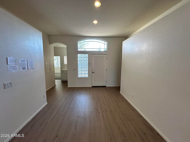 Building Photo - 8003 W Clara Ln