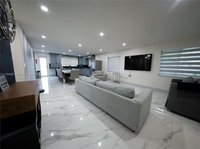 Foto del edificio - 1230 NE 89th St